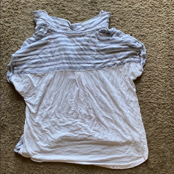 comfy V button down - Picture 2 of 2